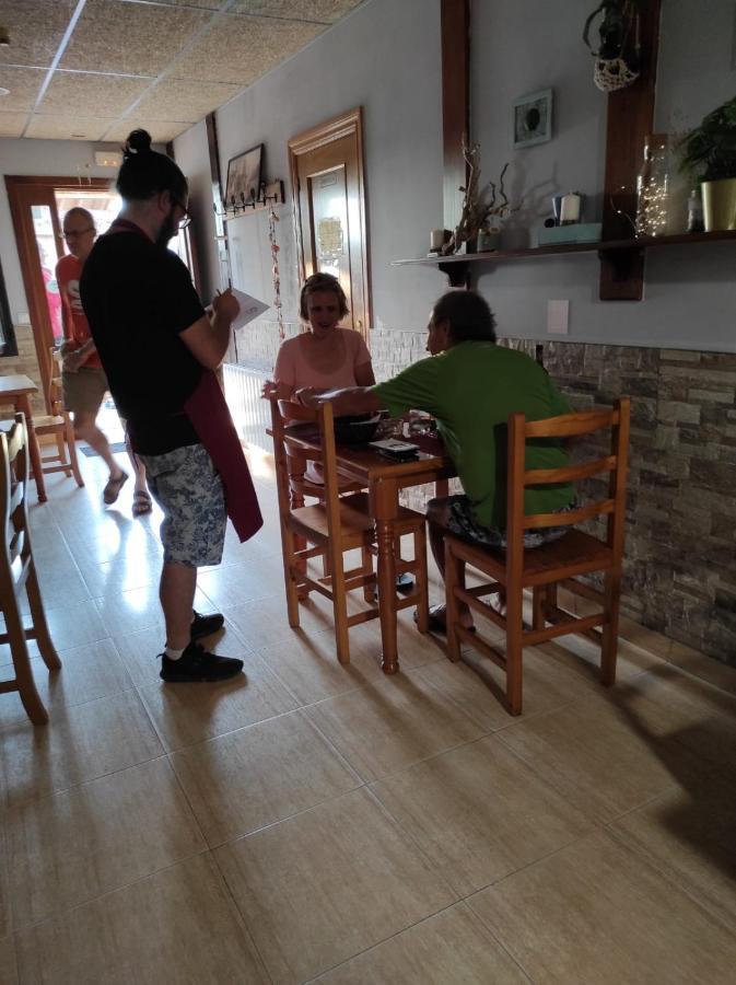 Taberna Albergue Municipal De Ages ภายนอก รูปภาพ